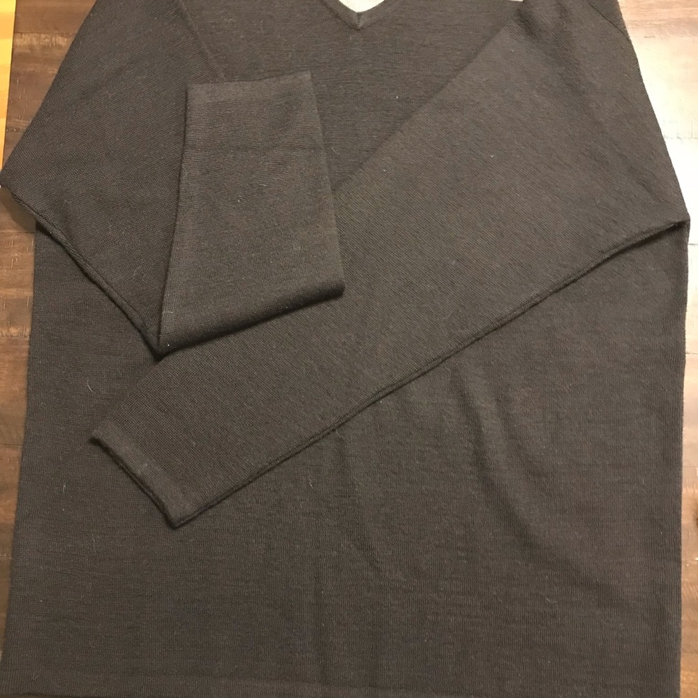 4 you clothing Company men’s Sweather - Picture 3 of 5